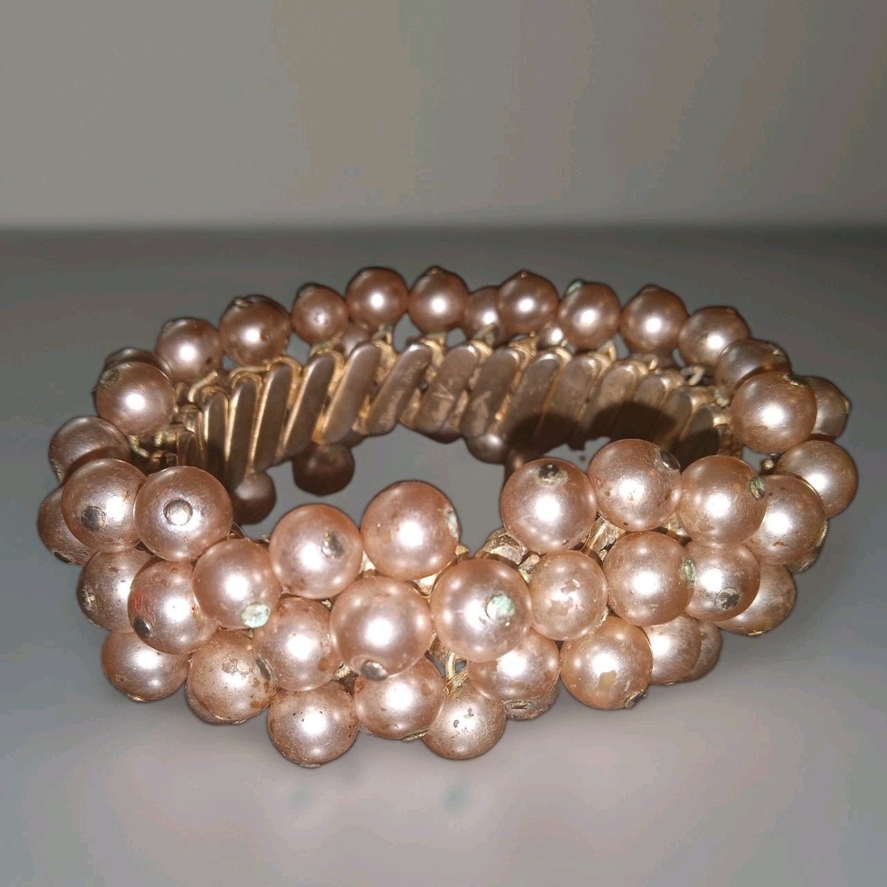 Vintage Faux Pearls Cha Cha Expansion Bracelet Grandmacore Granny Champagne